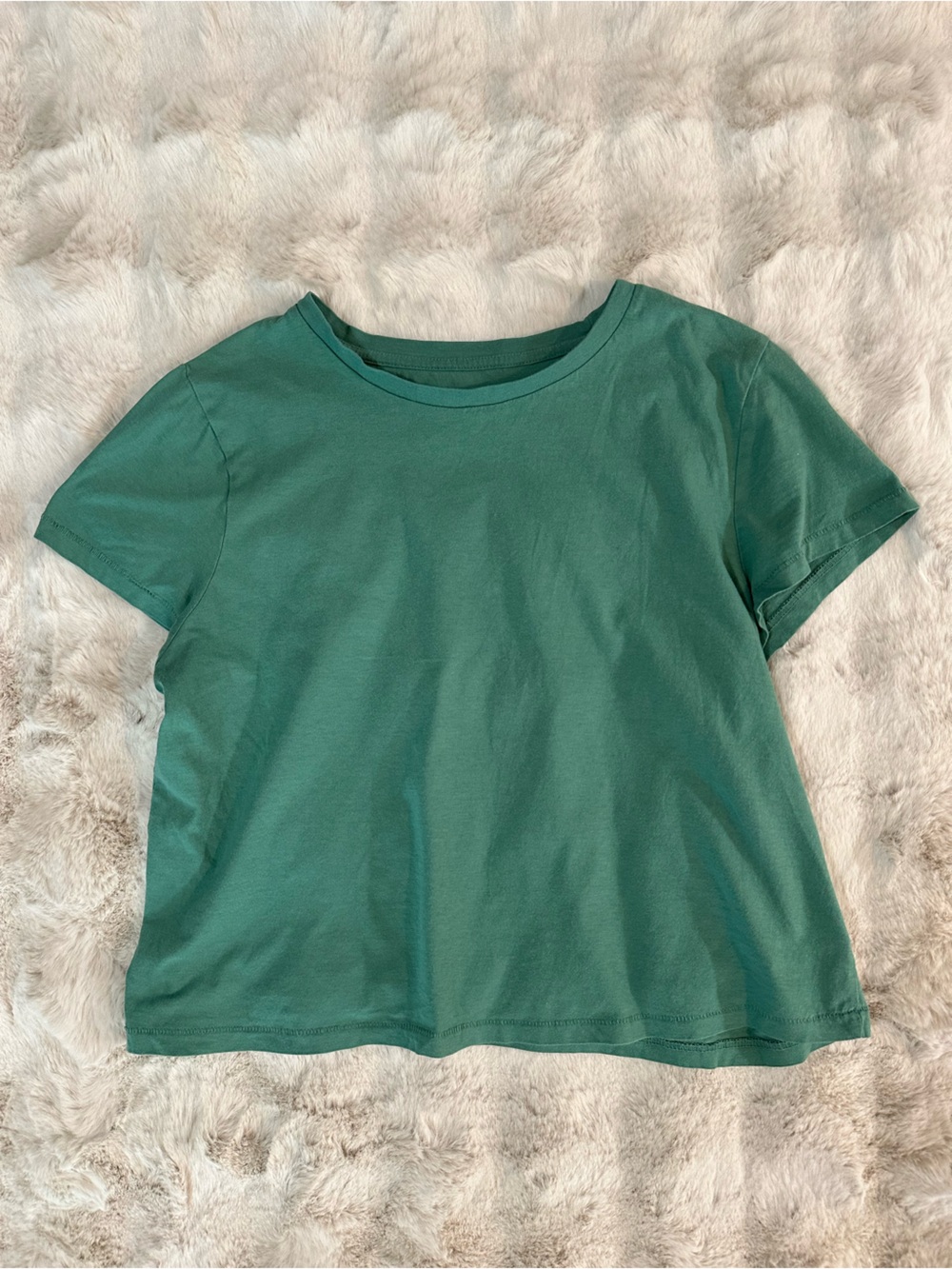 2 Universal Thread Cropped Tees - Picture 4 of 9